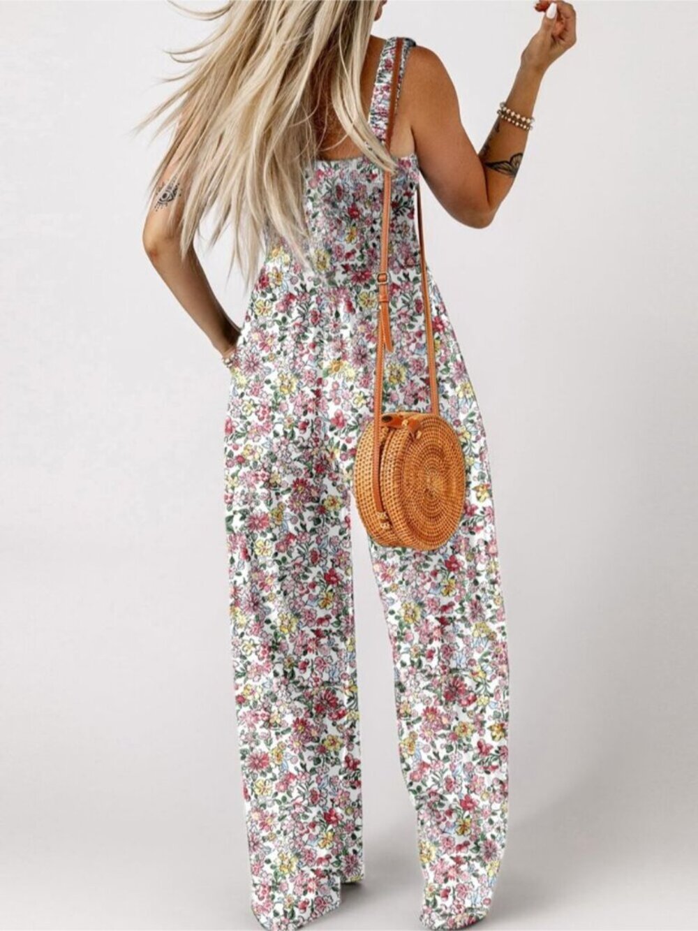 Casual Wide-Leg Jumpsuit With Pockets - Picture 3 of 9